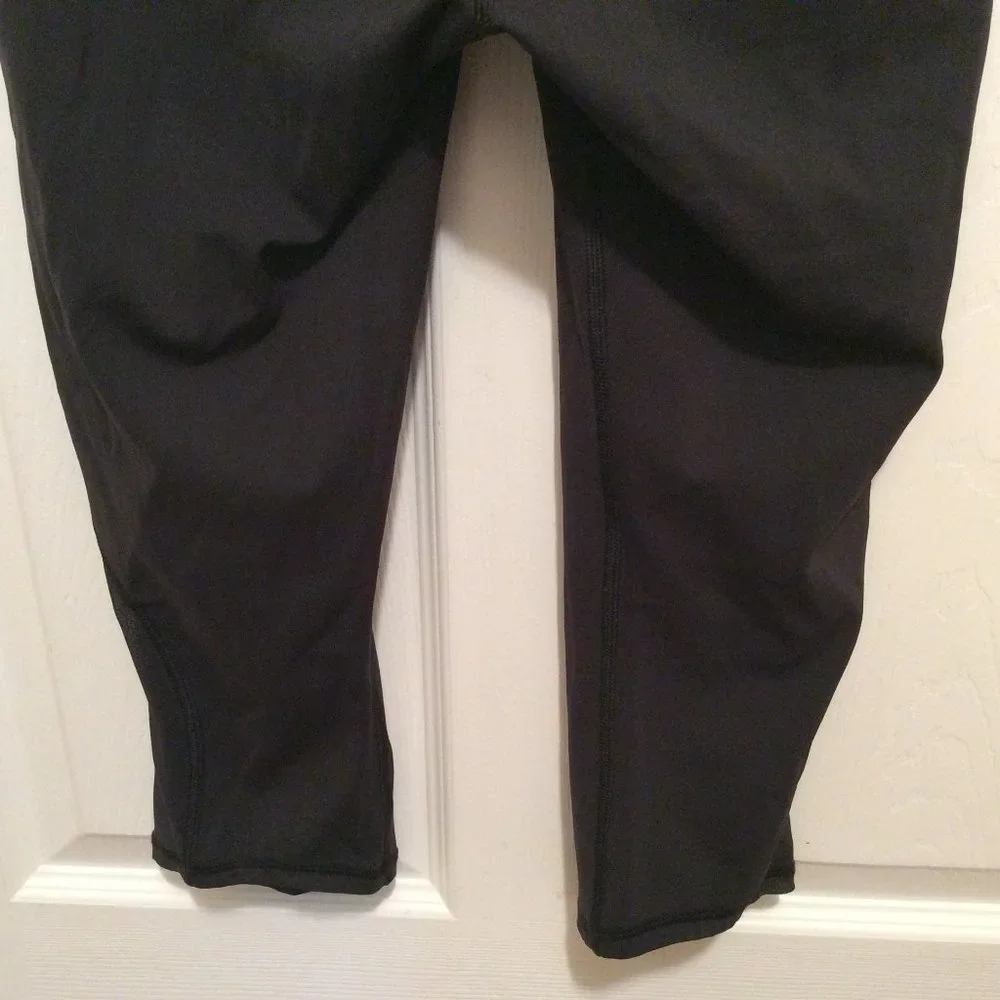 Lululemon Cropped Leggings 6 Solid Black
